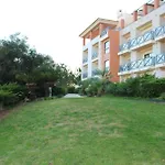 Spacious In 200 M² With Shared Pool Apartmán