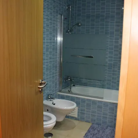 Spacious In 200 M² With Shared Pool * Albufeira