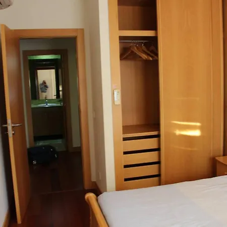Spacious In 200 M² With Shared Pool * Albufeira