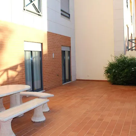 Apartman Spacious In 200 M² With Shared Pool *