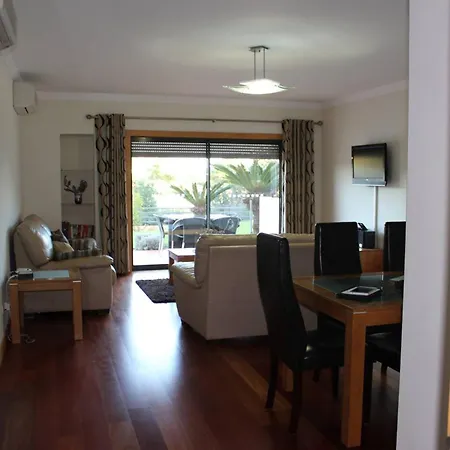 Apartman Spacious In 200 M² With Shared Pool Albufeira